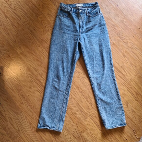 NEW! ABERCROMBIE & FITCH CURVE LOVE THE 90s STRAIGHT ULTRA HIGH RISE JEANS 28/6R - Picture 2 of 6